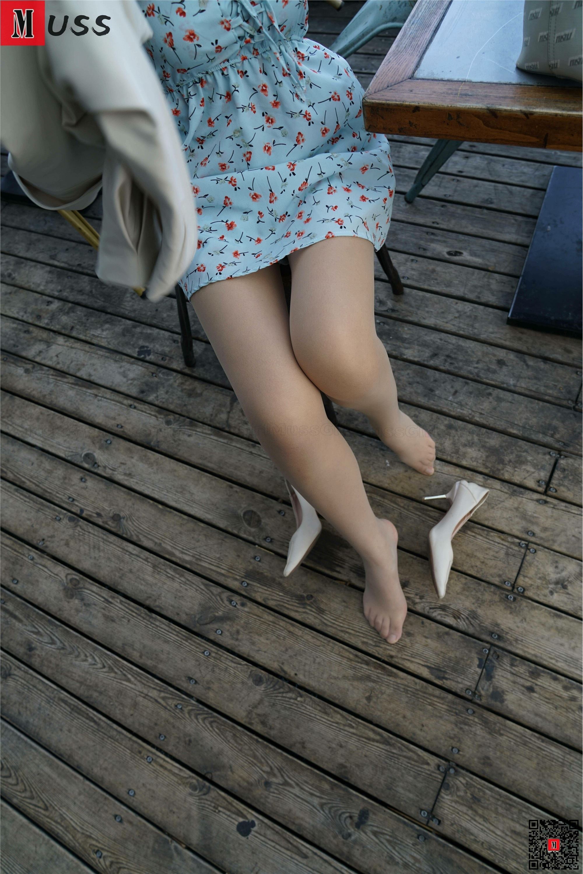 MussGirl慕丝女郎  NO.204 户外碎花肉丝高跟美女